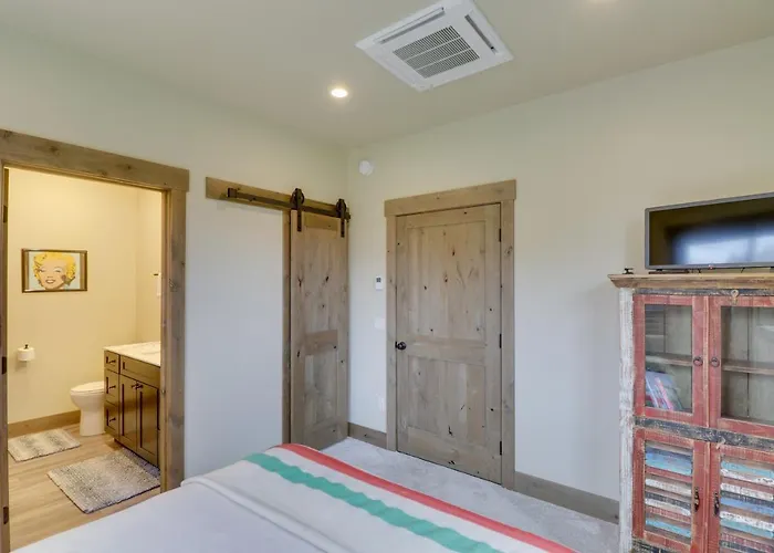 Bigfork Cottage W/ Lake Views: 5 Mi To Downtown