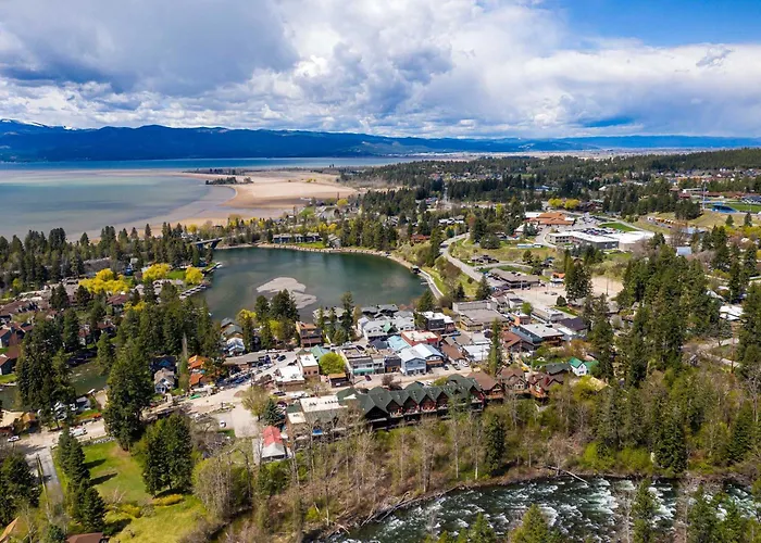 Paddle & Pine - Lake Views & Private Dock Access